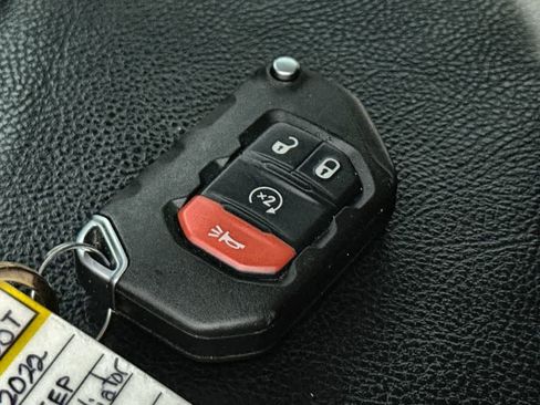 Used 2022 Jeep Gladiator Mojave w/ Cold Weather Group image 23