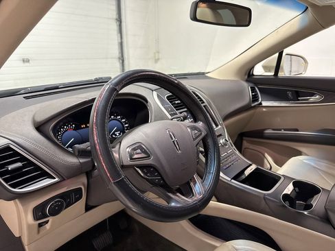 Used 2017 Lincoln MKX Reserve image 11