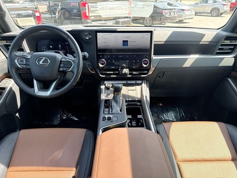 Used 2024 Lexus GX 550 w/ Accessory Package (2T) AWD/4WD image 26