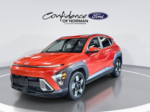 Used 2024 Hyundai Kona SEL image 3