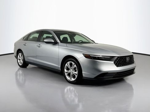 Certified 2023 Honda Accord LX image 3