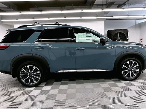 New 2026 Nissan Pathfinder Platinum w/ Cargo Package AWD/4WD image 18