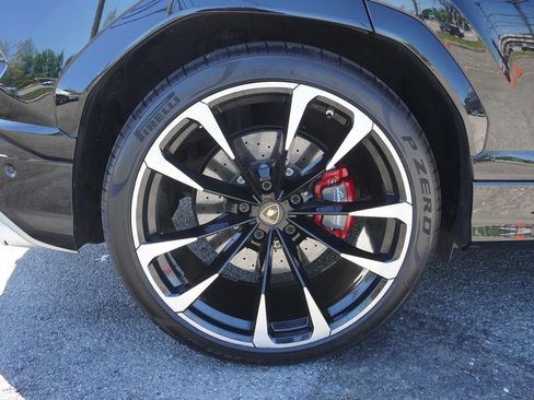 Used 2020 Lamborghini Urus AWD/4WD image 24
