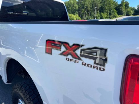 Used 2018 Ford F250 XLT w/ XLT Premium Package AWD/4WD image 15