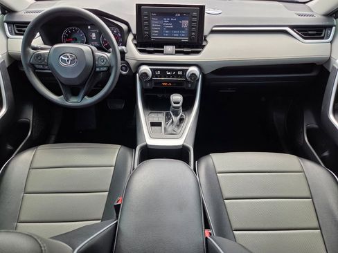 Used 2022 Toyota RAV4 XLE w/ Convenience Package FWD image 16