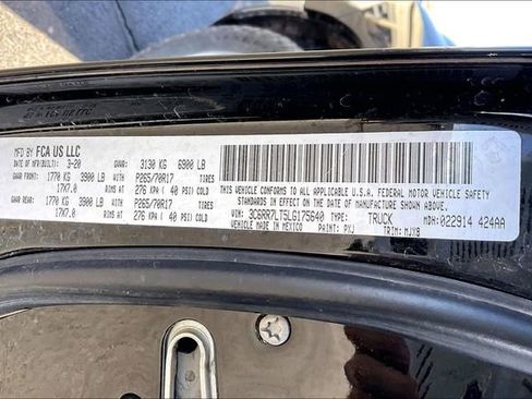 Used 2020 RAM 1500 Classic SLT w/ Luxury Group image 34