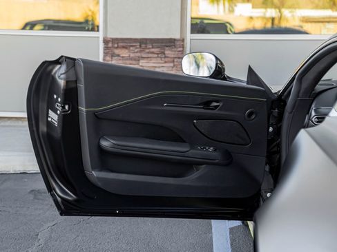 Used 2025 Aston Martin V8 Vantage Coupe image 11