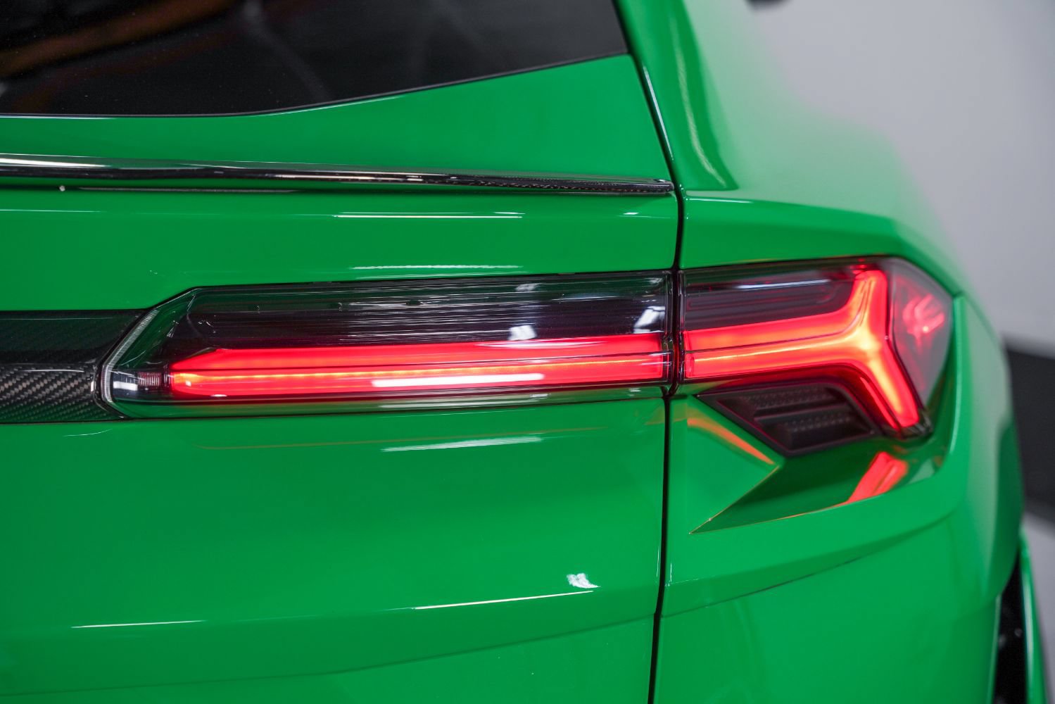 Used 2023 Lamborghini Urus Performante AWD/4WD image 28