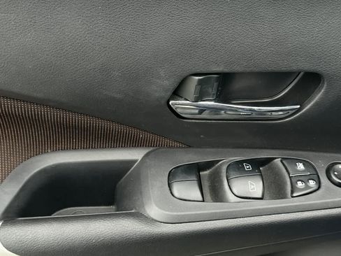 Certified 2023 Nissan Kicks SR FWD image 15