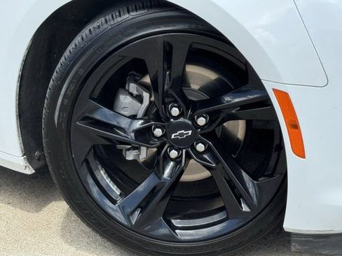 Used 2021 Chevrolet Camaro LT RWD image 30