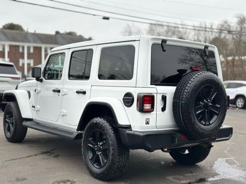 Used 2021 Jeep Wrangler Unlimited Sahara image 3