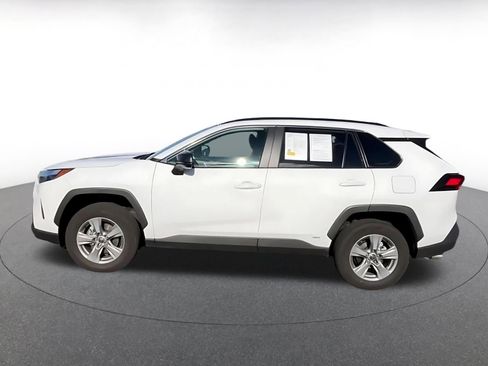 Used 2025 Toyota RAV4 LE image 8