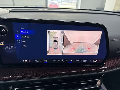 Used 2026 Chevrolet Traverse Z71 image 19