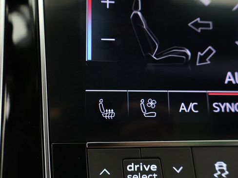 Used 2024 Audi Q8 Premium Plus image 55