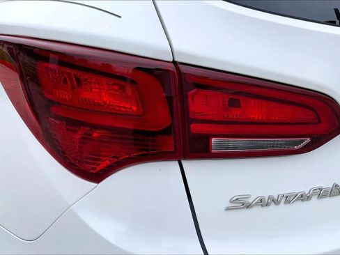 Used 2017 Hyundai Santa Fe Sport FWD image 28