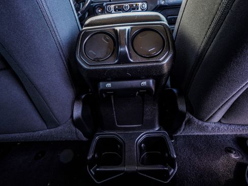 Used 2021 Jeep Gladiator Willys image 38