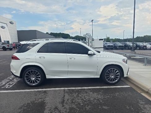 Used 2024 Mercedes-Benz GLE 450e 4MATIC image 2