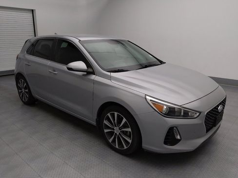 Used 2020 Hyundai Elantra GT image 11