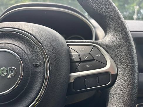 Used 2018 Jeep Compass Sport w/ Tech Group FWD image 13