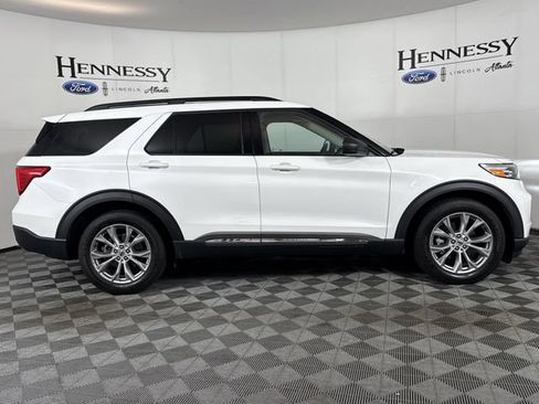 Used 2024 Ford Explorer XLT w/ Equipment Group 202A RWD image 25