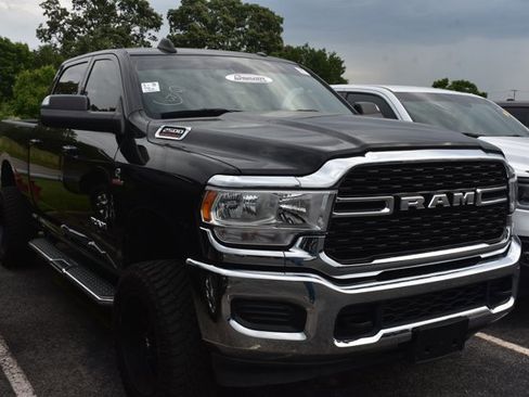 Used 2022 RAM 2500 Big Horn AWD/4WD image 3