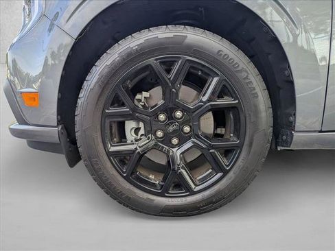 Used 2025 Ford Maverick Lobo AWD/4WD image 13