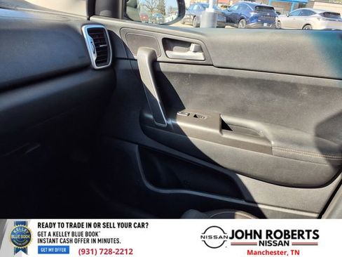 Used 2017 Kia Sportage LX w/ LX Popular Package image 8