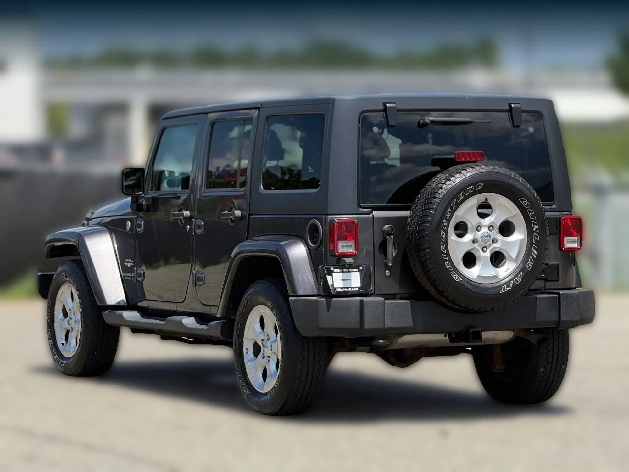 Used 2014 Jeep Wrangler Unlimited Sahara w/ Connectivity Group AWD/4WD image 10
