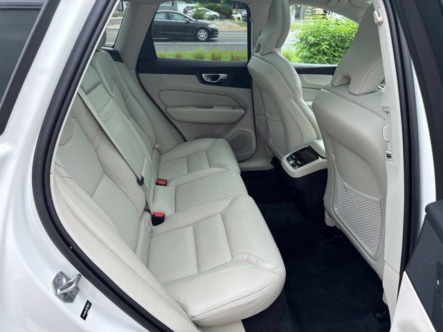 Used 2021 Volvo XC60 T5 Inscription w/ Climate Package AWD/4WD image 13
