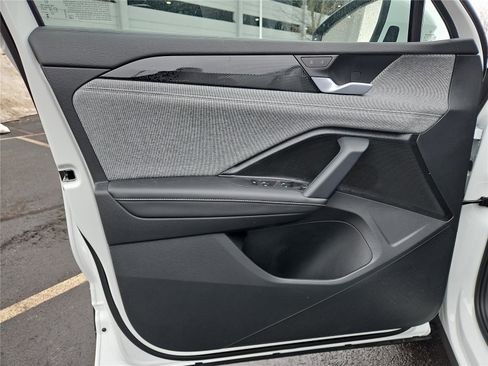 New 2026 Volkswagen Tiguan S image 12