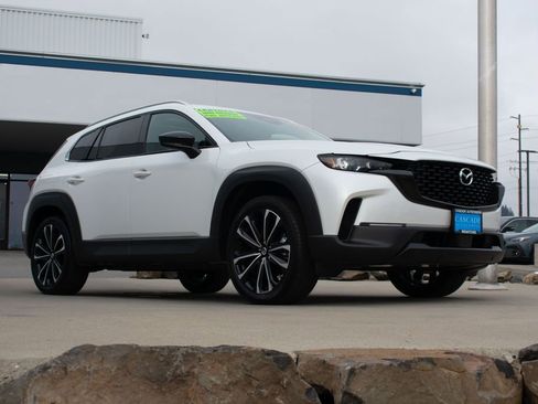 Used 2025 MAZDA CX-50 AWD 2.5 S w/ Premium Plus Pkg image 4