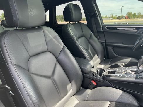 Used 2019 Porsche Macan image 35