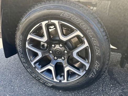 Used 2026 RAM 1500 Laramie AWD/4WD image 9