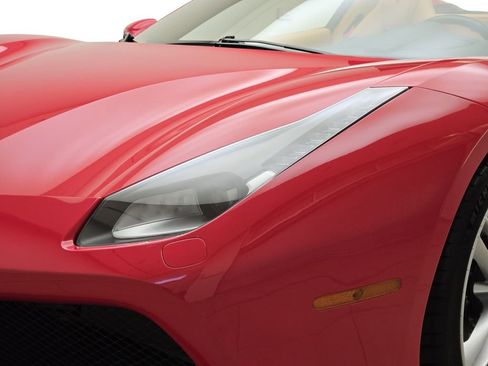 Used 2017 Ferrari 488 Spider RWD image 5