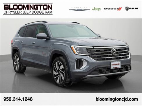 Used 2025 Volkswagen Atlas SE image 1