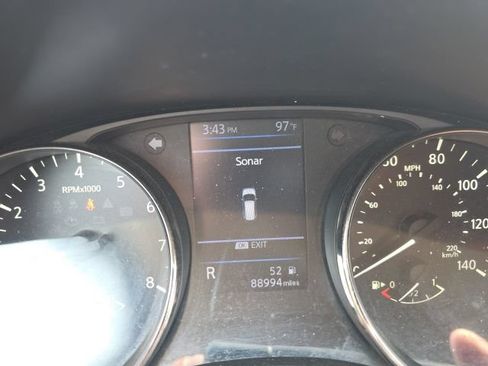Used 2020 Nissan Rogue SV FWD image 25