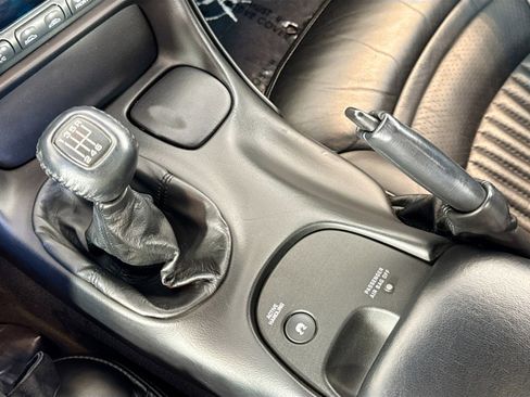 Used 2002 Chevrolet Corvette Convertible w/ Preferred Equipment Group2 image 18