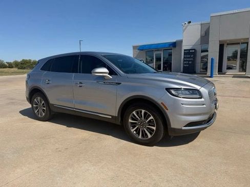 Used 2023 Lincoln Nautilus Reserve FWD image 2
