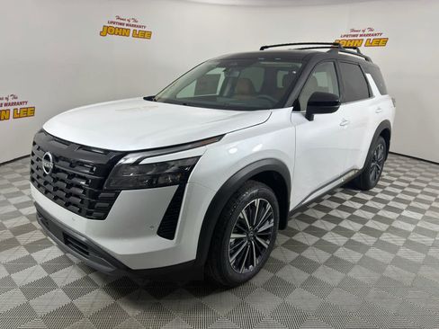 New 2026 Nissan Pathfinder Platinum AWD/4WD image 1