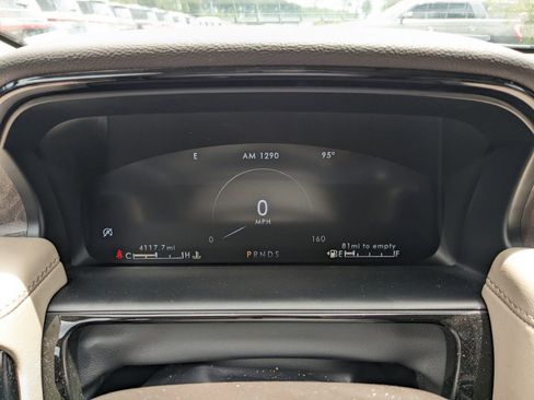 Certified 2023 Lincoln Nautilus Reserve w/ Equipment Group 202A image 28