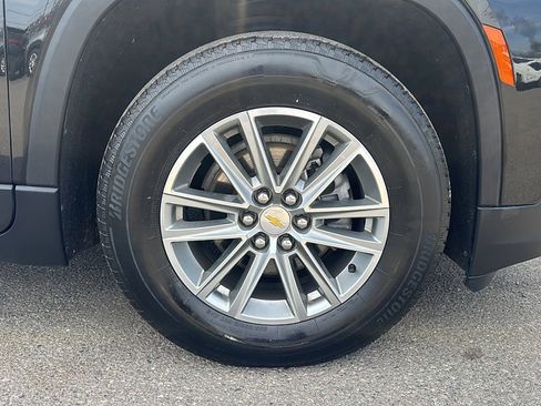 Used 2023 Chevrolet Traverse LT image 46