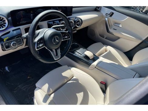Used 2021 Mercedes-Benz A 220 image 9