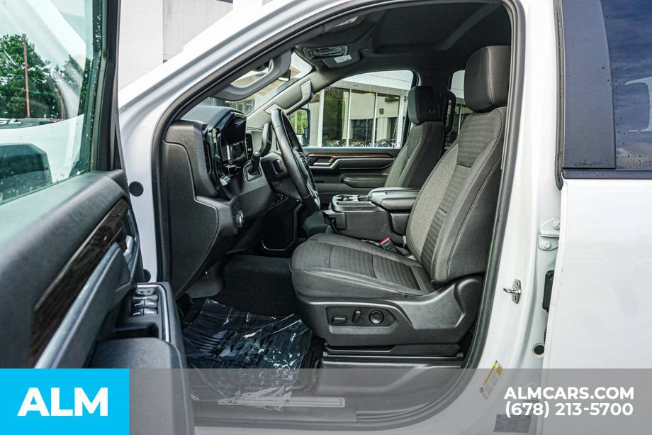 Used 2025 Chevrolet Silverado 2500 LT w/ Convenience Package AWD/4WD image 18