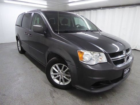 Used 2016 Dodge Grand Caravan SXT image 1