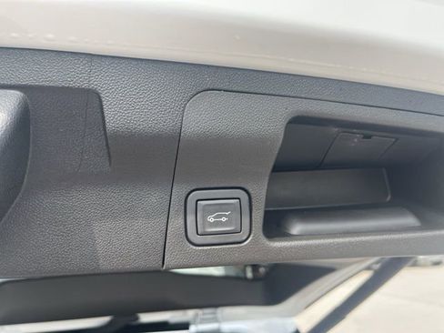 Used 2023 GMC Acadia SLE w/ Driver Convenience Package image 42