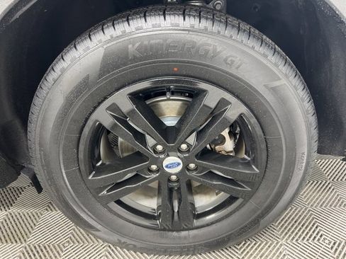 Used 2022 Ford Explorer XLT w/ Equipment Group 202A image 15