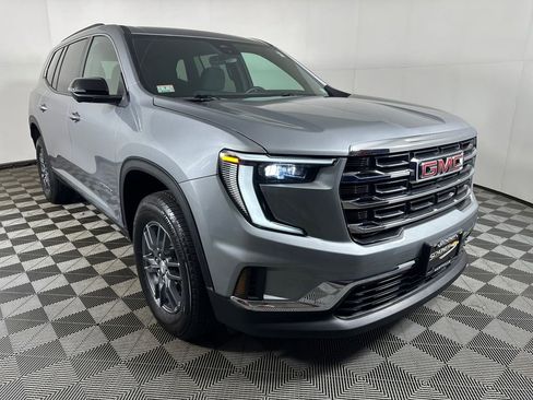 Used 2025 GMC Acadia Elevation w/ LPO, Floor Liner Package AWD/4WD image 7