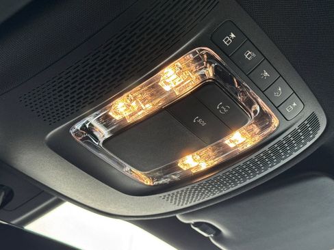 Used 2021 Mercedes-Benz GLB 250 4MATIC image 24