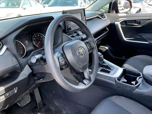 Used 2021 Toyota RAV4 LE image 14