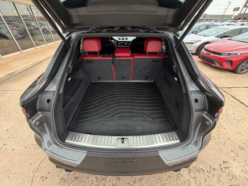 Used 2022 Porsche Cayenne Coupe AWD/4WD image 18